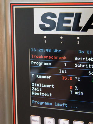Display eines SELA Trockenschranks