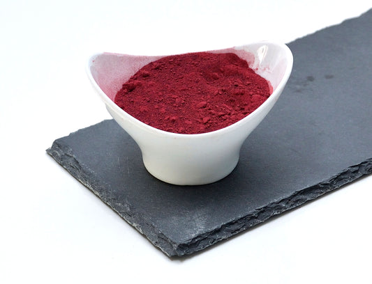 Eine Schale Rote Bete Pulver